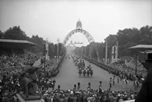 Trooping the Colour - Queen Victoria Memorial