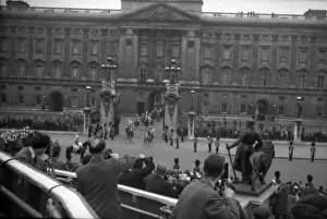 Trooping the Colour - Queen Victoria Memorial