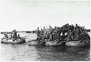 Raft Gallery: Troops over Volga