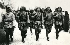 Images Dated 2nd December 2011: Turkish infantry marching, WW1