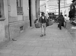 Images Dated 13th September 2012: Turkish Pedlar