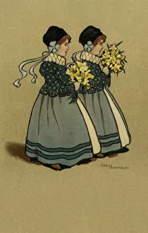 Daffodils Gallery: Twin girls in Tudor costume