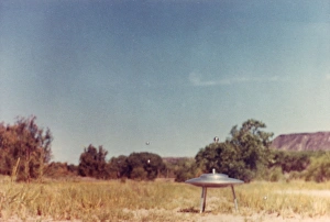 Images Dated 20th November 2013: Ufos / New Mexico / Villa