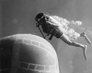 Under Water Prints: Underwater House