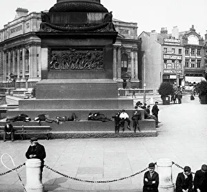 Images Dated 27th March 2020: Unemployed men in Liverpool, Victorian period