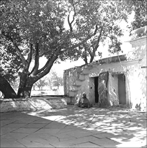 Paved Prints: Unidentified area, India