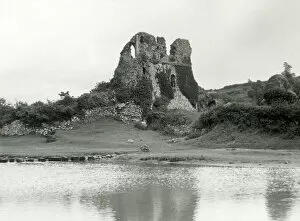 Images Dated 17th May 2021: Unidentified castle ruin, Pembrokeshire, South Wales
