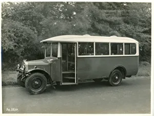 United Emerald bus