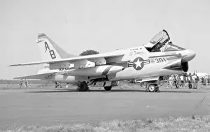 Koninklijke Prints: United States Navy Ling Temco-Vought A-7B-3-CV Corsair II