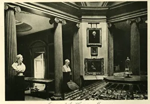 Images Dated 30th April 2018: University of Glasgow - Interior of the Hunterian Museum