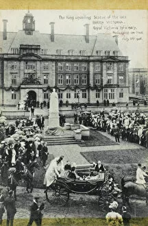 Infirmary Gallery: Unveiling Statue - Newcastle-upon-Tyne