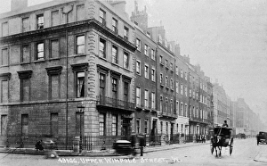 Images Dated 27th September 2017: Upper Wimpole Street and Devonshire Street, London W1