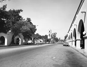 Images Dated 17th August 2011: USA / OJAI