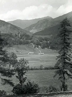Images Dated 17th May 2021: Valley and mountains, North Wales