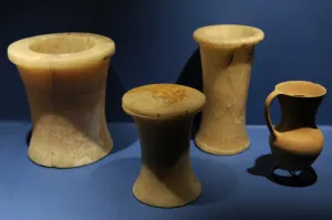 Images Dated 4th March 2012: Vases, bowl and jug. Tomb 55. Meidum, Egypt. 2613-2589 BC