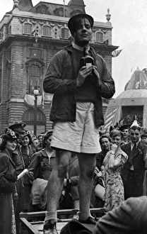 Images Dated 10th January 2012: VE Day 1945 - Piccadilly Circus