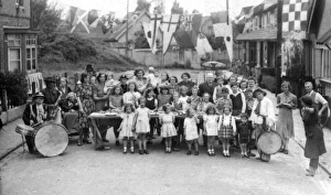 Images Dated 2nd April 2012: VE Day street party, Walton-on-the-Naze, Essex