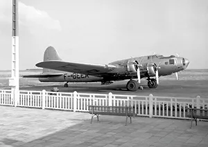 Vega B-17G-100-VE Flying Fortress F-BEEA