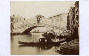 Images Dated 20th April 2017: Venice, Italy - Ponte Vecchio, Grand Canal
