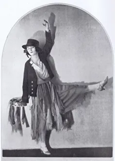 Images Dated 19th July 2016: Vera Lennox, appearing in the Midnight Follies cabaret show