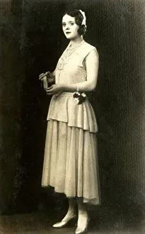 Images Dated 27th September 2019: Vera Vivian, performer, in full length portrait photo