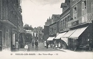 Images Dated 23rd October 2019: Veules-les-Roses - Rue Victor-Hugo