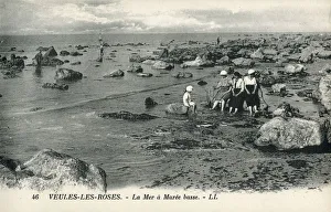 Images Dated 28th October 2019: Veules-les-Roses - The sea at low tide