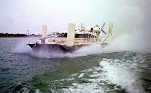 Vickers VA. 3 hovercraft G-15-243