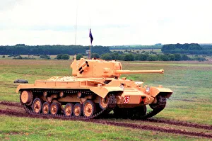 Vickers Valentine tank T123358