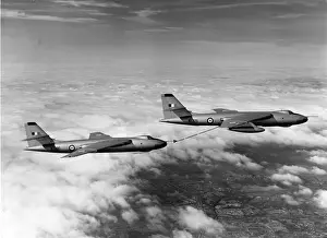 Valiant Prints: Vickers Valiant refuels another Valiant