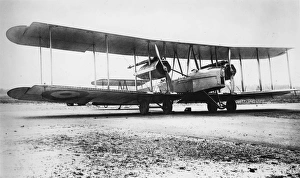 WWI Aircraft Collection: Vickers Vimy FB 27A bomber plane with Fiat engines, WW1