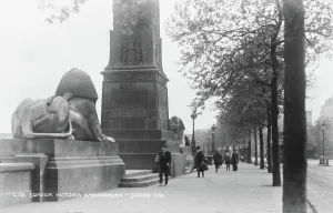 Reclining Prints: Victoria Embankment, London