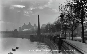 Flowing Prints: Victoria Embankment, London