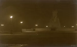 Nightime Gallery: The Victoria Memorial on a foggy night