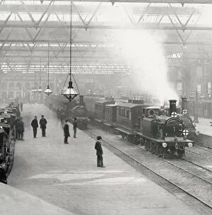 Images Dated 30th April 2021: Victoria Railway Station, London