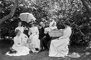 Prams Gallery: Victorian or Edwardian family group
