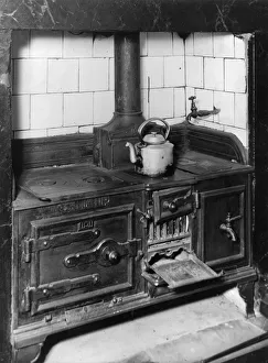 Images Dated 29th March 2018: VICTORIAN RANGE