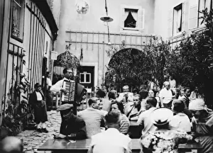 Vienna courtyard - Anschluss