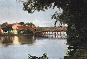 Vietnam / Hanoi Lake C1900