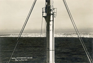 Spitsbergen Gallery: View from a cruise ship to an Ice Barier