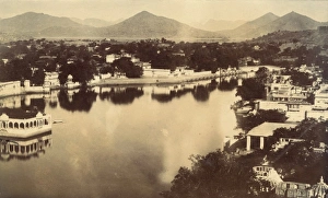 Images Dated 7th January 2011: View toward the Shimla Hills