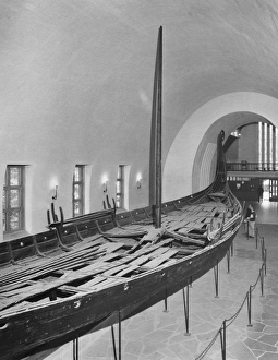 Images Dated 4th July 2011: Viking Longship