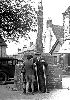 Images Dated 3rd February 2015: Village scene with elderly man and children