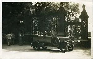 Vintage Car (awaiting identification)