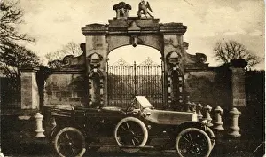 Vintage Car (awaiting identification)