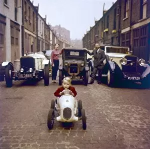 Images Dated 13th October 2011: Vintage Cars