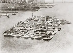 Vintage early 20th century press photograph: Ellis Island, New York, aerial view, 1920 s