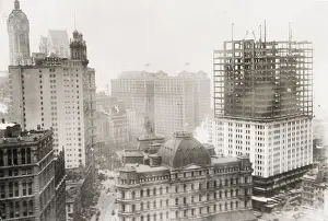 Vintage early 20th century press photograph: Woolworth Building under construction