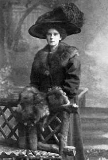 Images Dated 21st November 2018: Violet Gordon Charlesworth