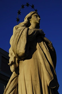 Images Dated 12th March 2009: Virgin statue. Castel Gandolfo. Italy